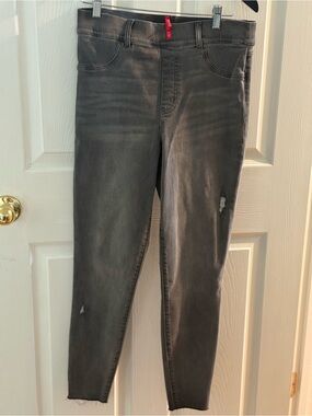 SPANX Vintage Distressed Ankle Skinny Jeans SIZE LARGE in Vintage Grey